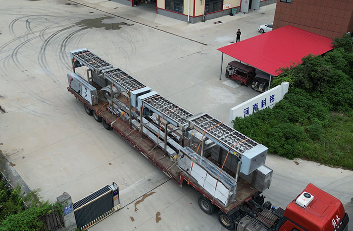 不銹鋼四軸螺旋輸送機(jī)——食品級的輸送機(jī)